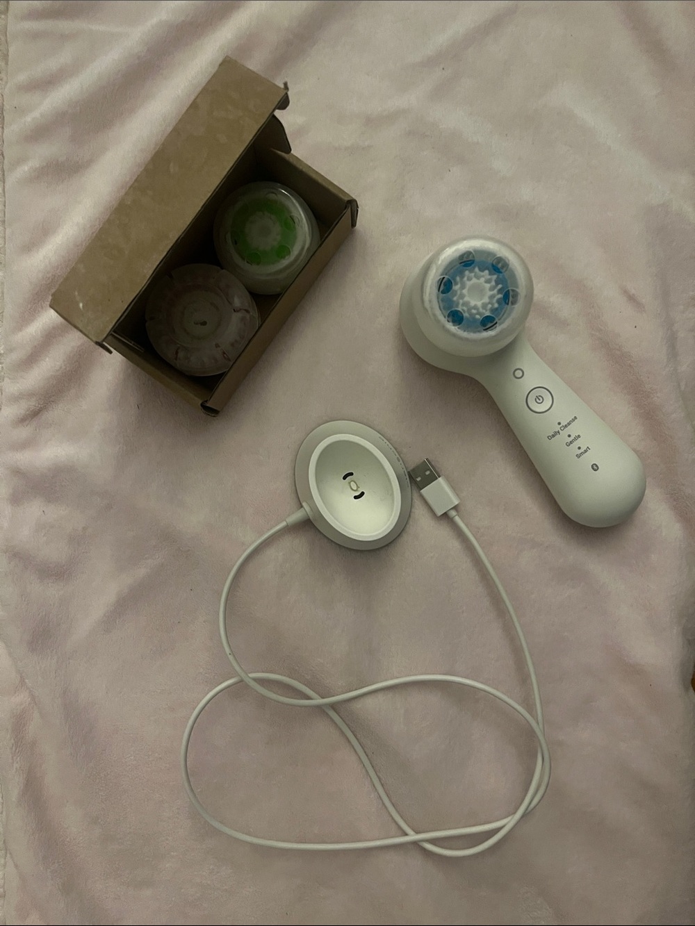 Clarisonic Mia Smart Facial Cleansing Device in White